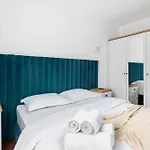 Peak Aparthotel - Old Town - By Cityhost