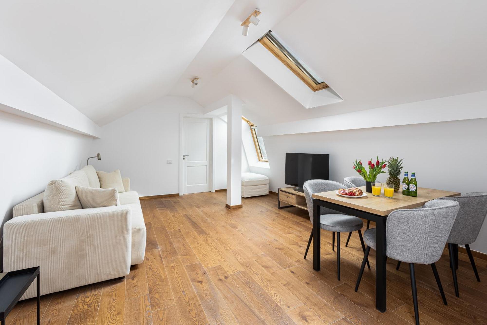 Hotel de apartamente Peak - Old Town - By Cityhost